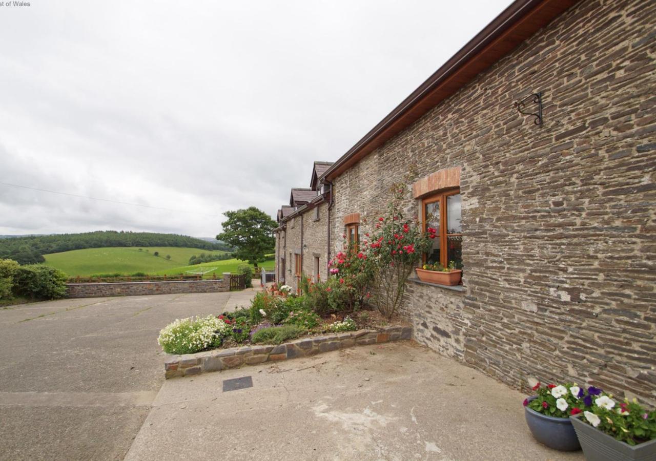 Beudy Bach Villa Lampeter Exterior photo